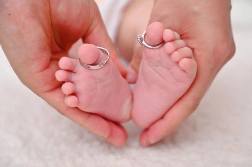 西藏宝宝脸上长黑点